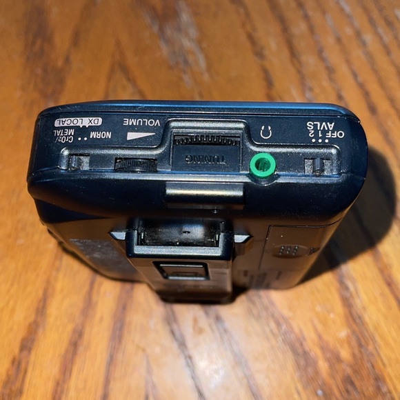 Sony Walkman WM FX303 AM/FM radio cassette player - Picture 4 of 6